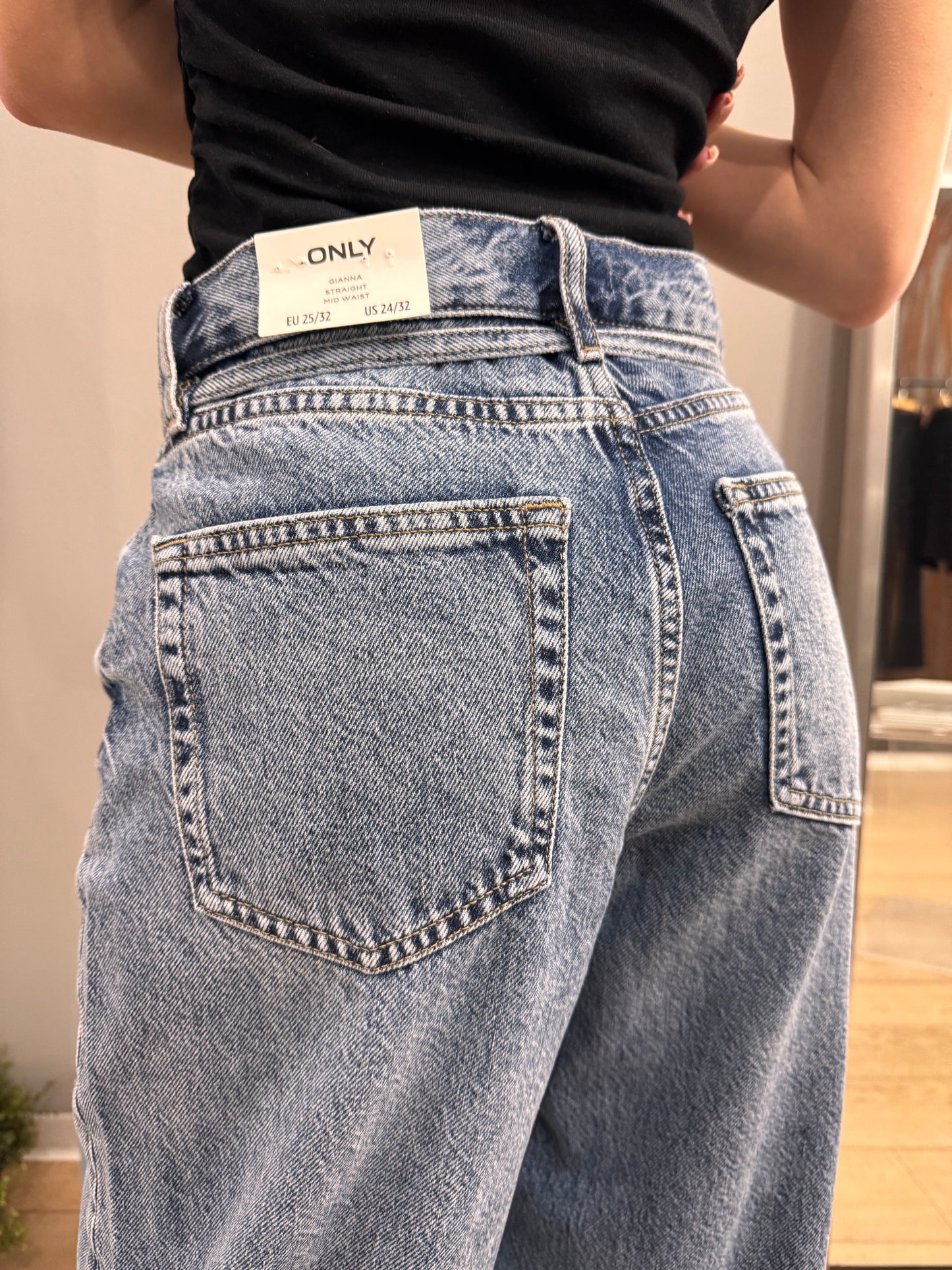 Jeans Gianna con laccio in vita