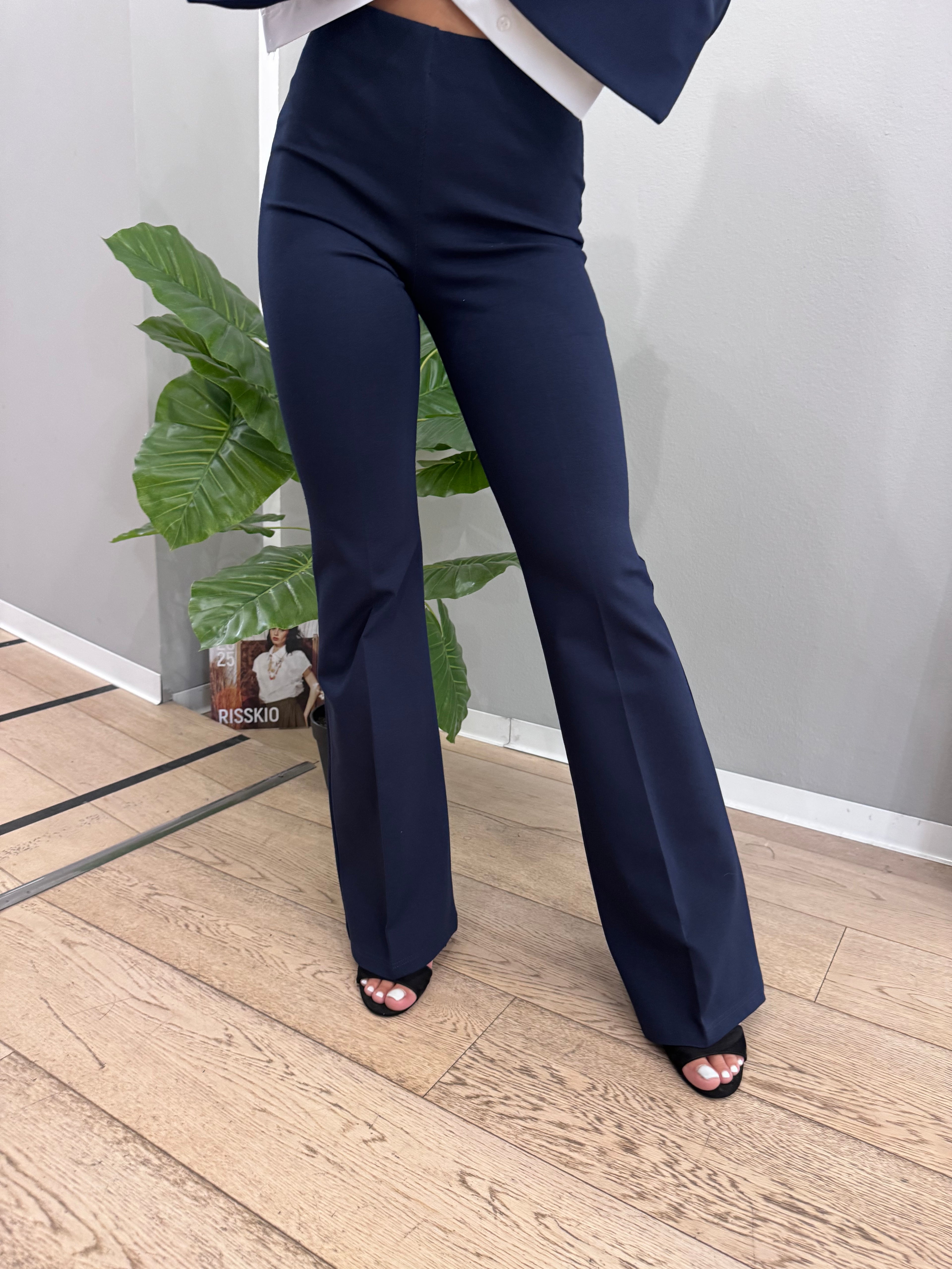 Pantaloni a zampa - NoMoreBrand