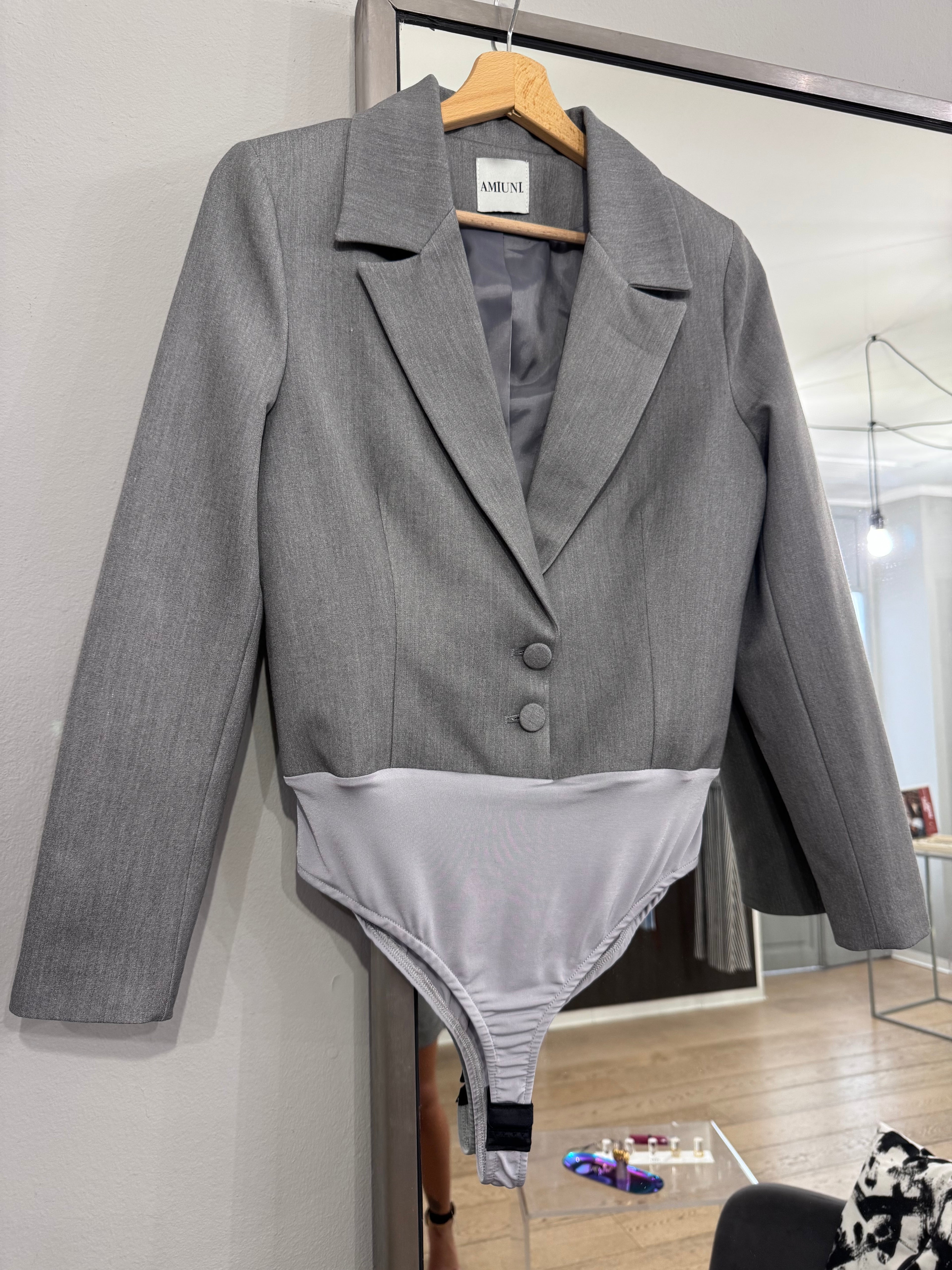 Giacca strutturata a body - NoMoreBrand