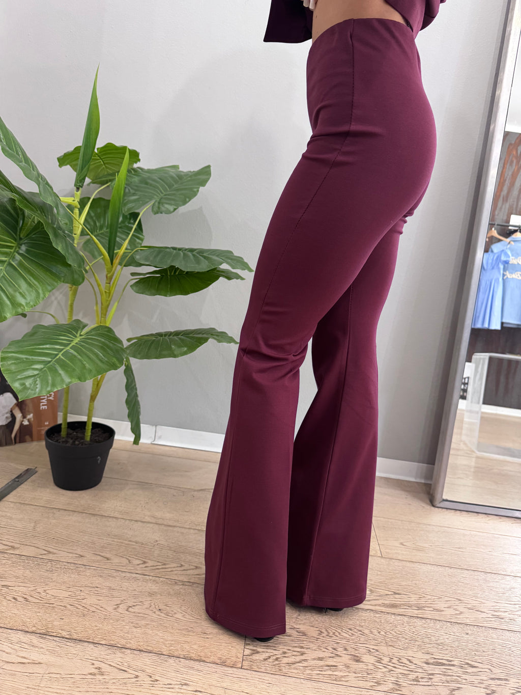 Pantaloni a zampa - NoMoreBrand