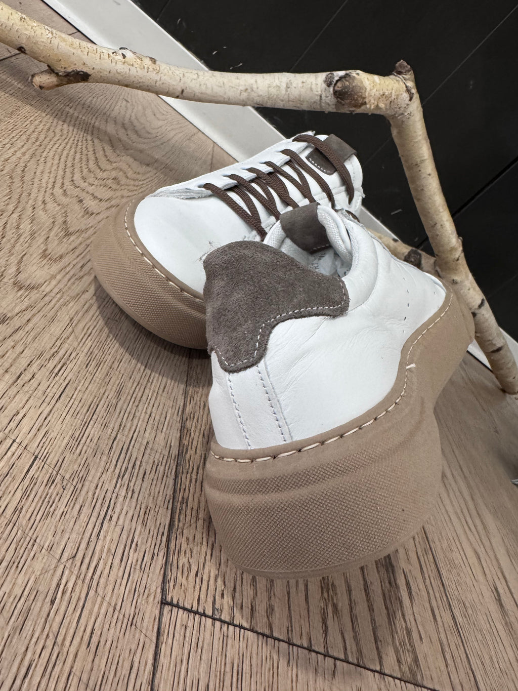Sneakers in vera pelle - NoMoreBrand