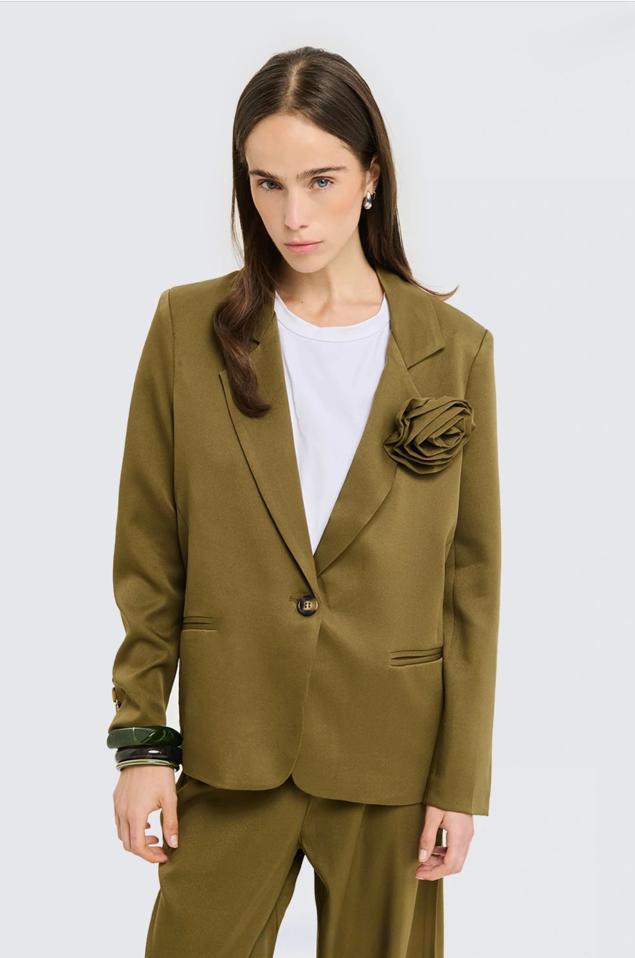 Giacca con spilla - NoMoreBrand