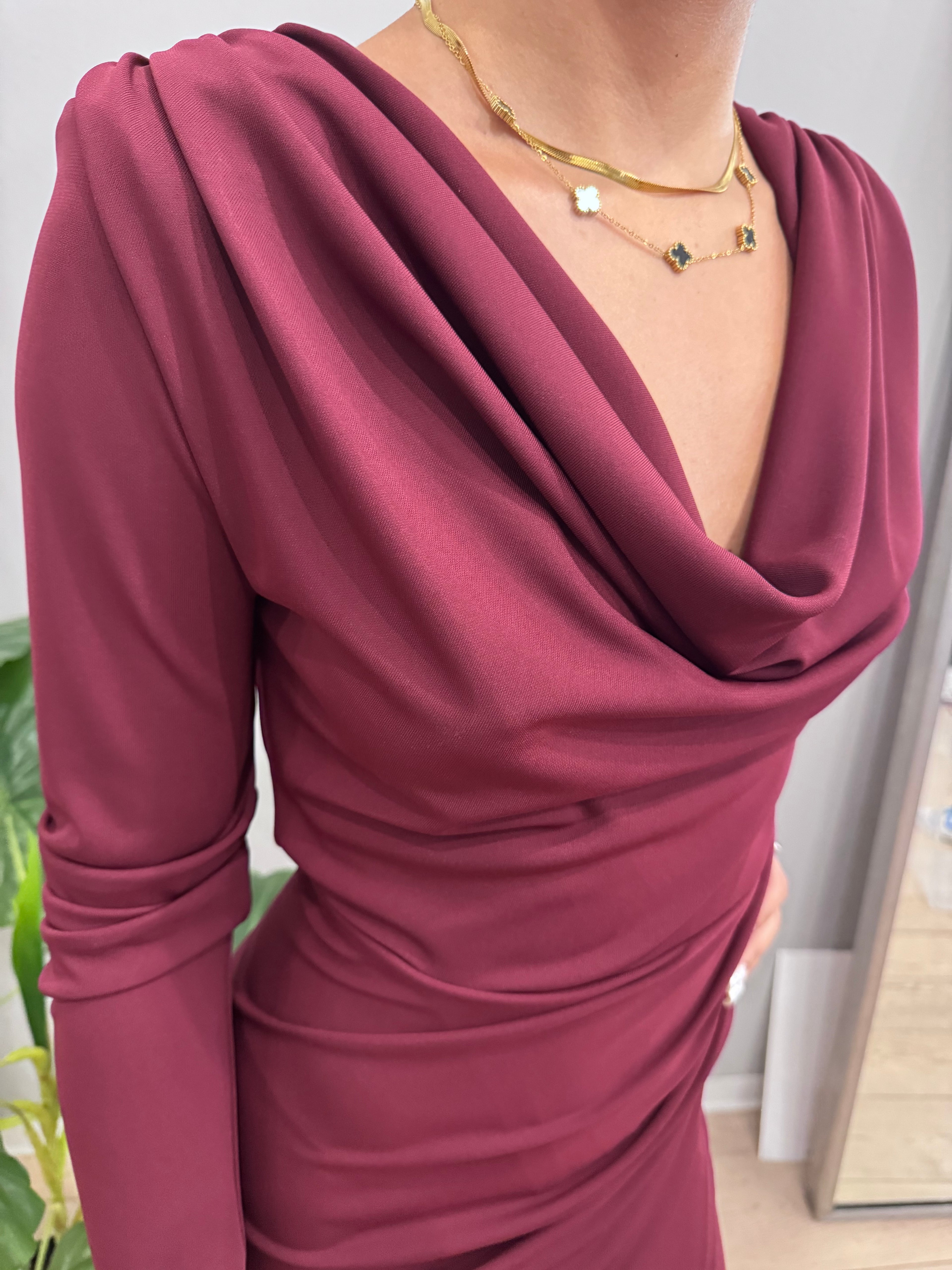 Abito lungo con apertura schiena - NoMoreBrand