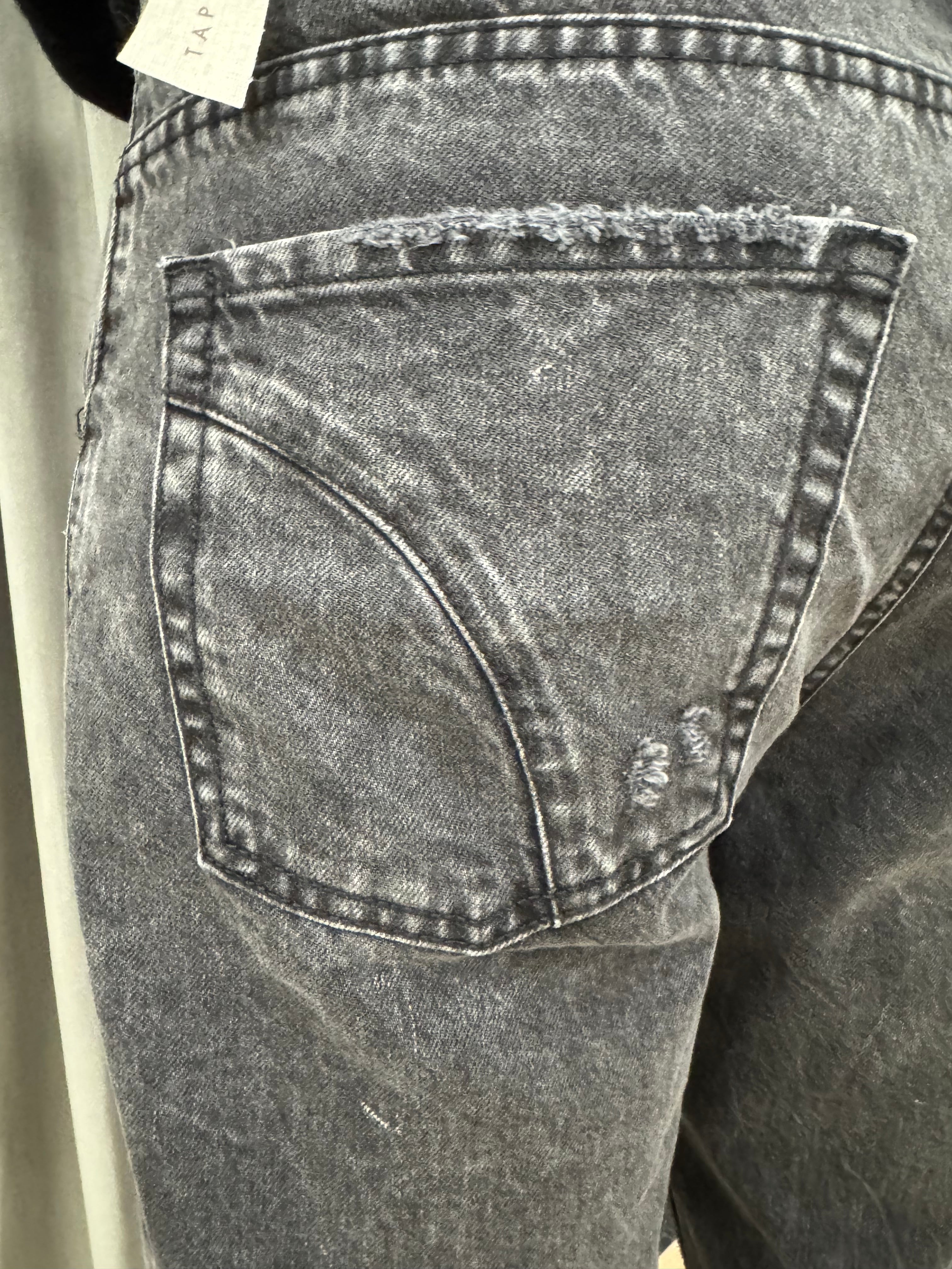 Jeans con strappi - NoMoreBrand