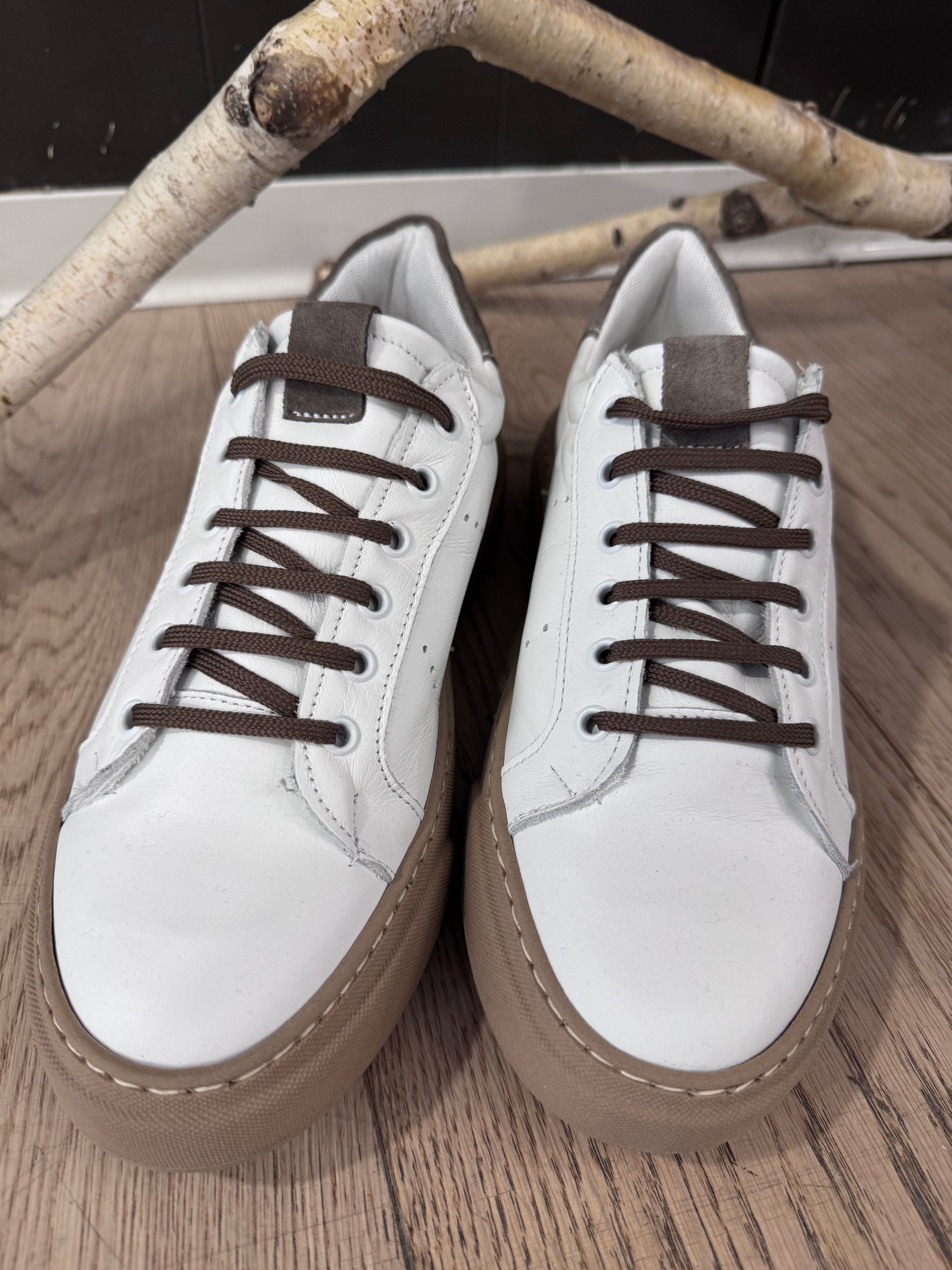 Sneakers in vera pelle - NoMoreBrand