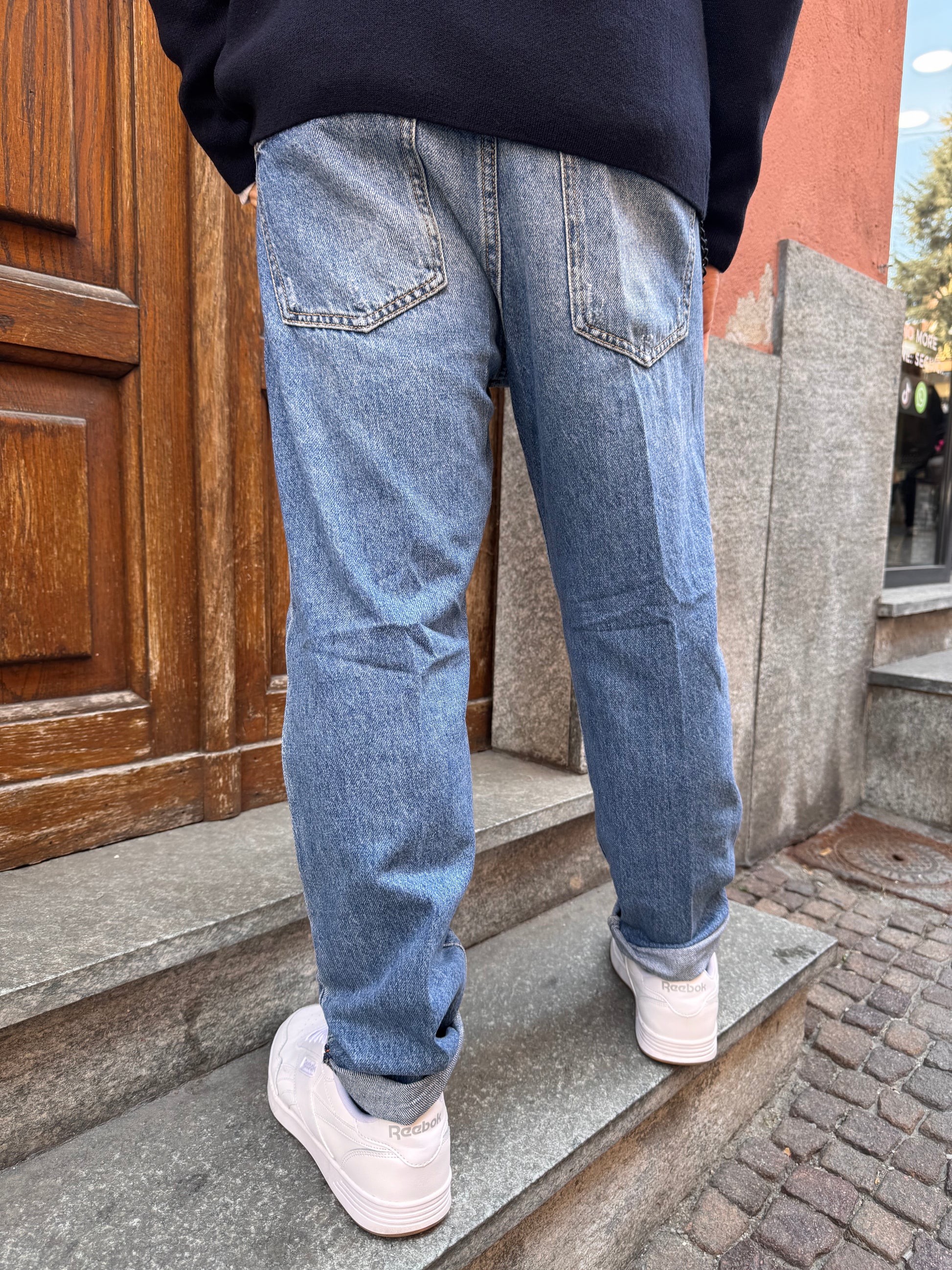 Jeans con strappi - NoMoreBrand