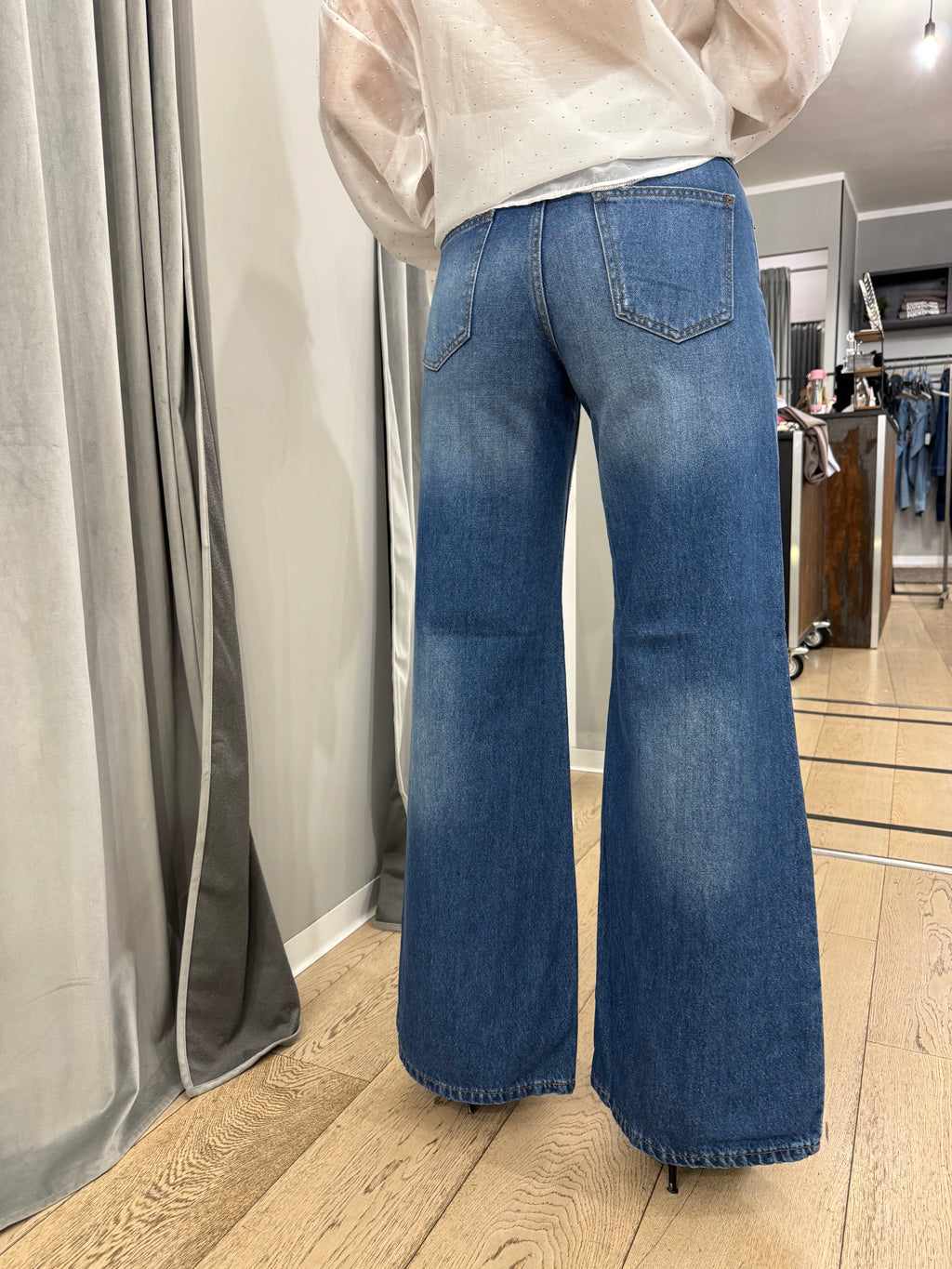 Jeans - NoMoreBrand