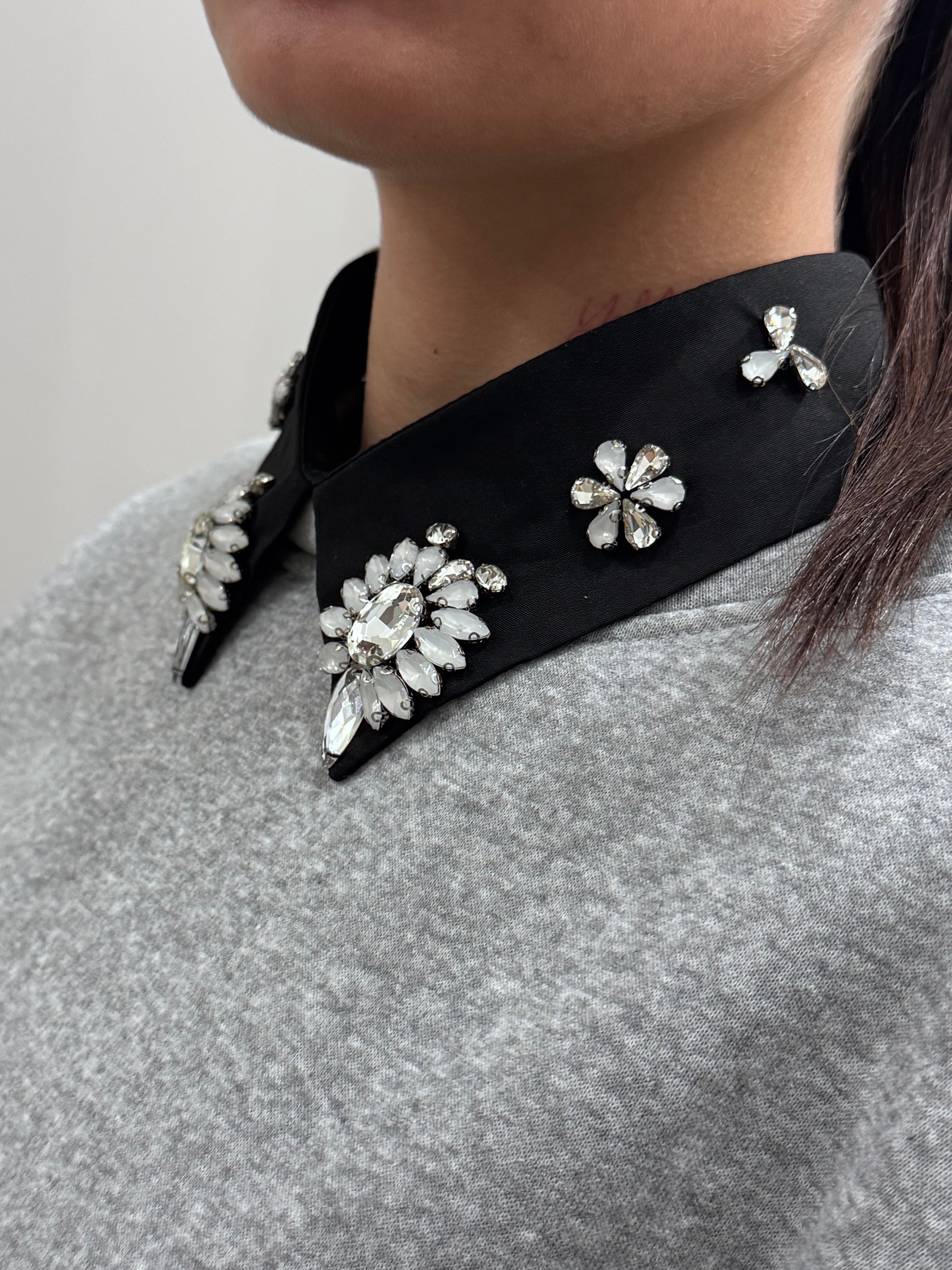 Maxi felpa con colletto gioiello - NoMoreBrand