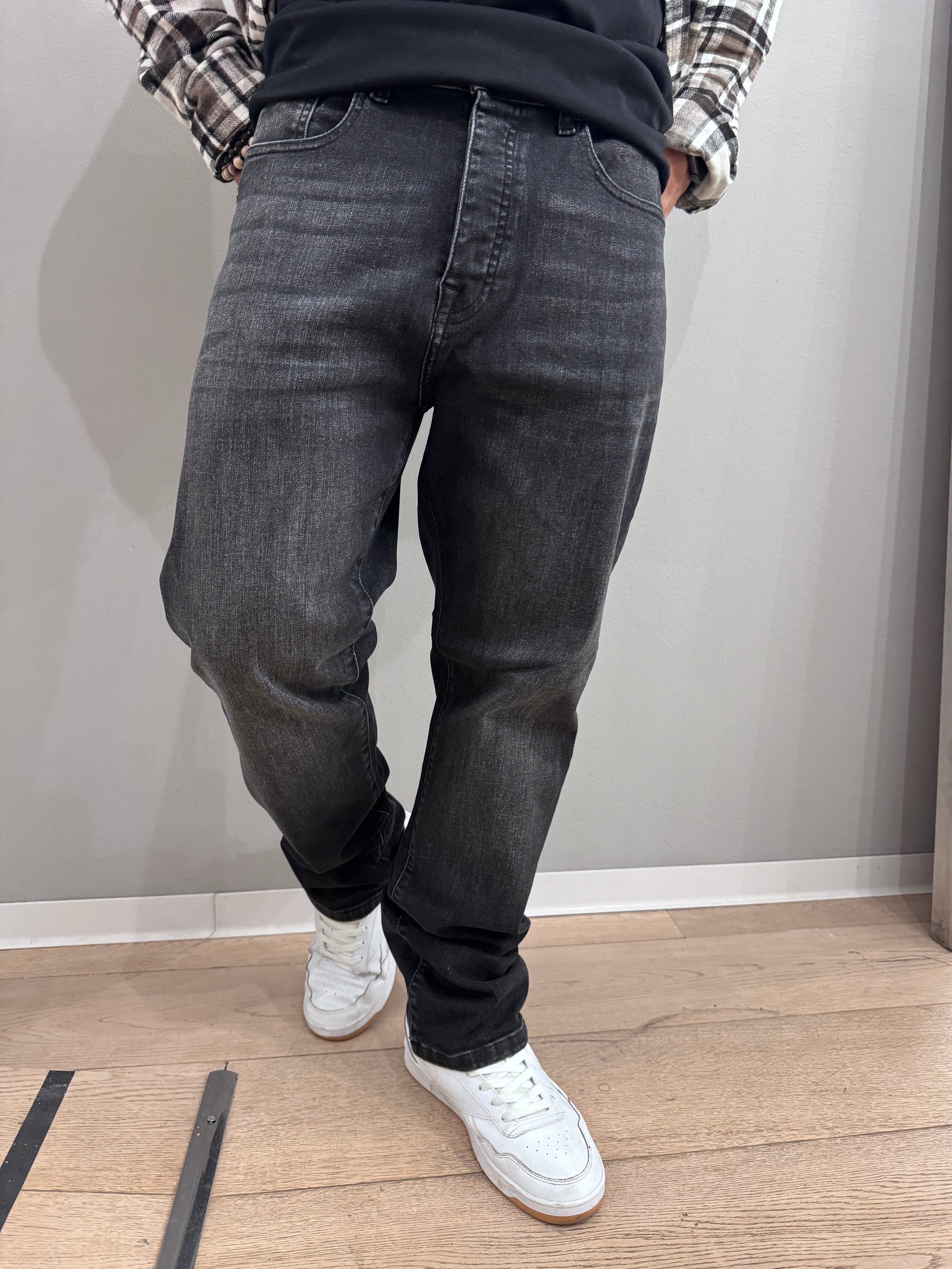 Jeans dritto elasticizzato - NoMoreBrand