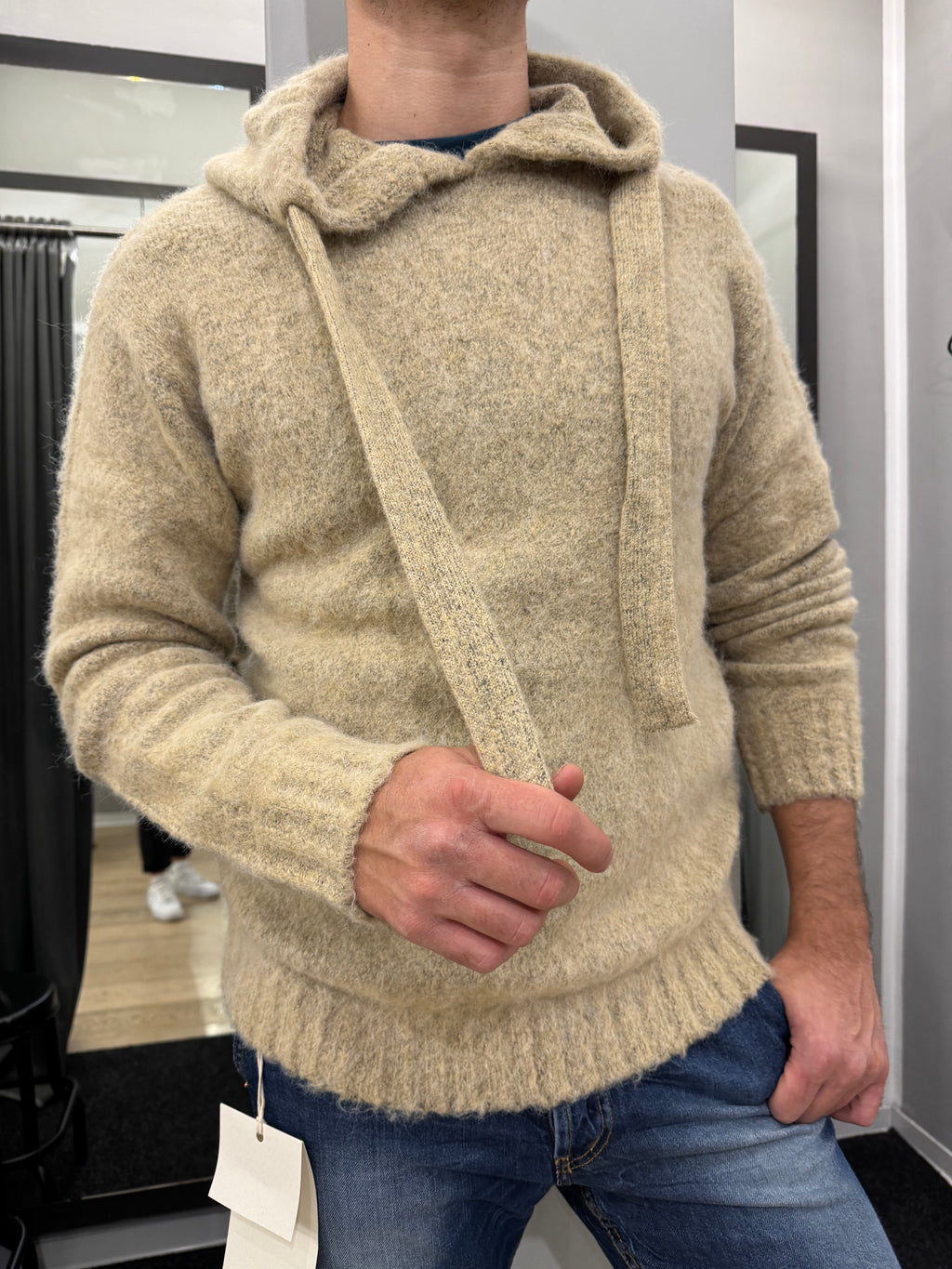 Maglia con cappuccio - NoMoreBrand