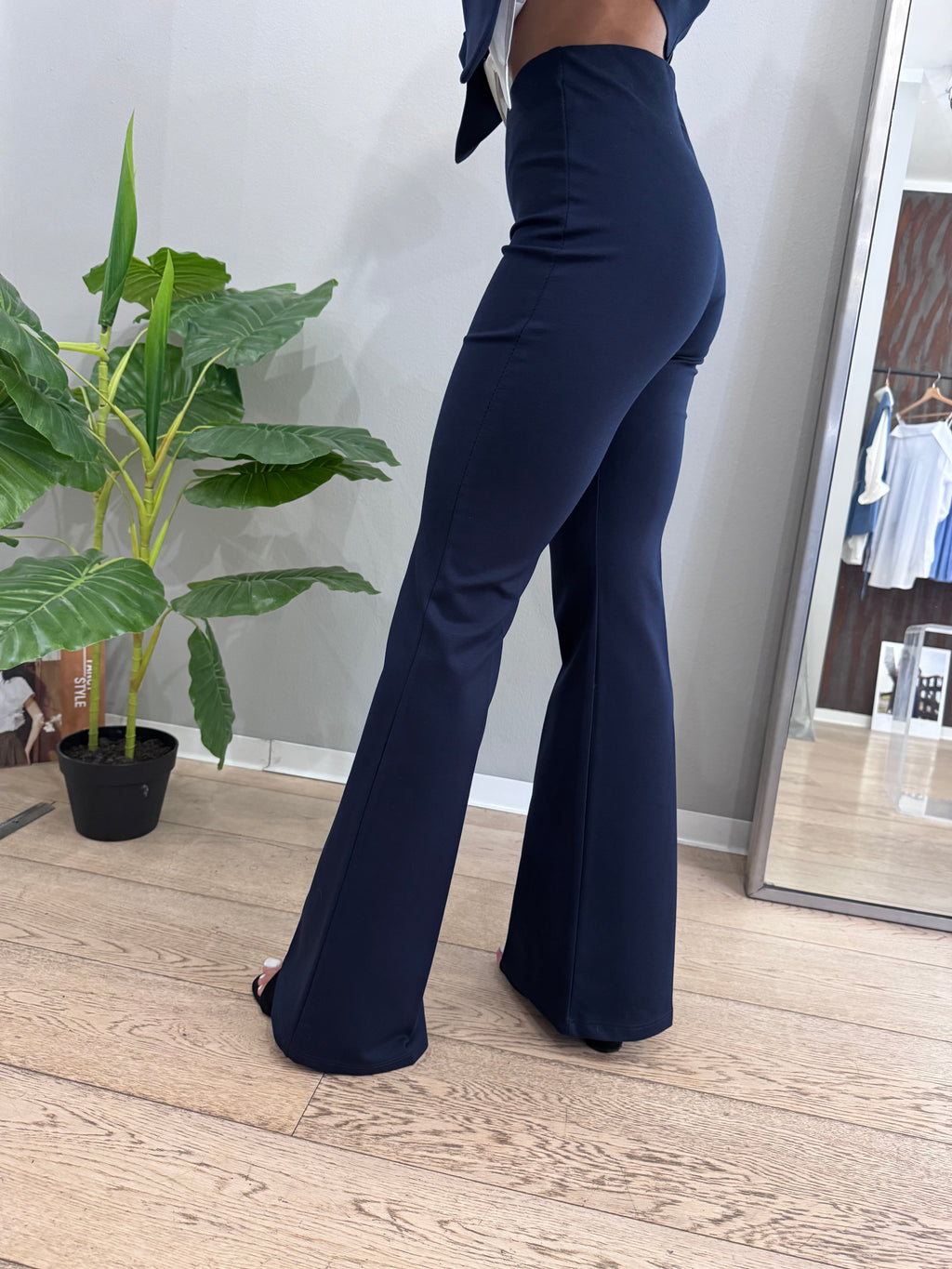 Pantaloni a zampa - NoMoreBrand