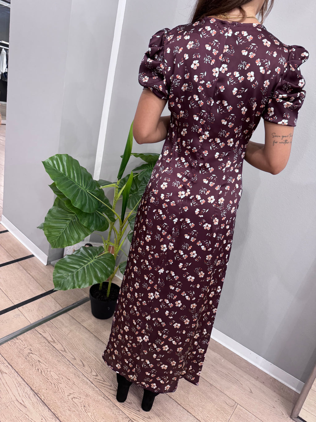 Abito con spacco - NoMoreBrand