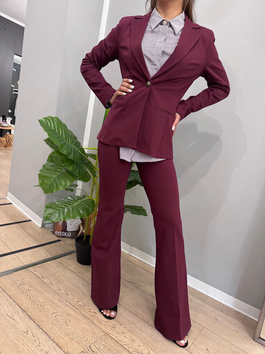 Pantaloni a zampa - NoMoreBrand