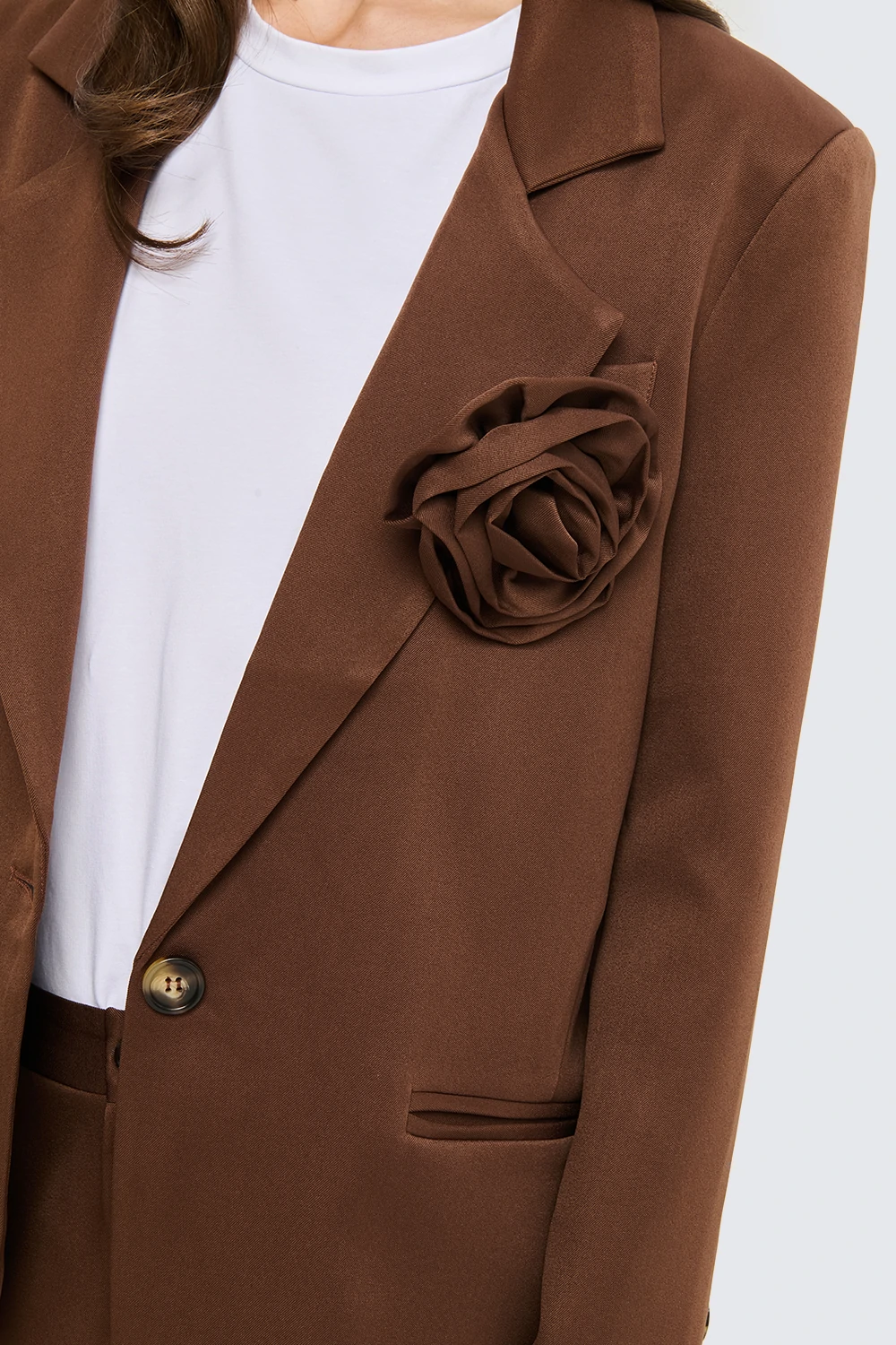 Giacca con spilla - NoMoreBrand